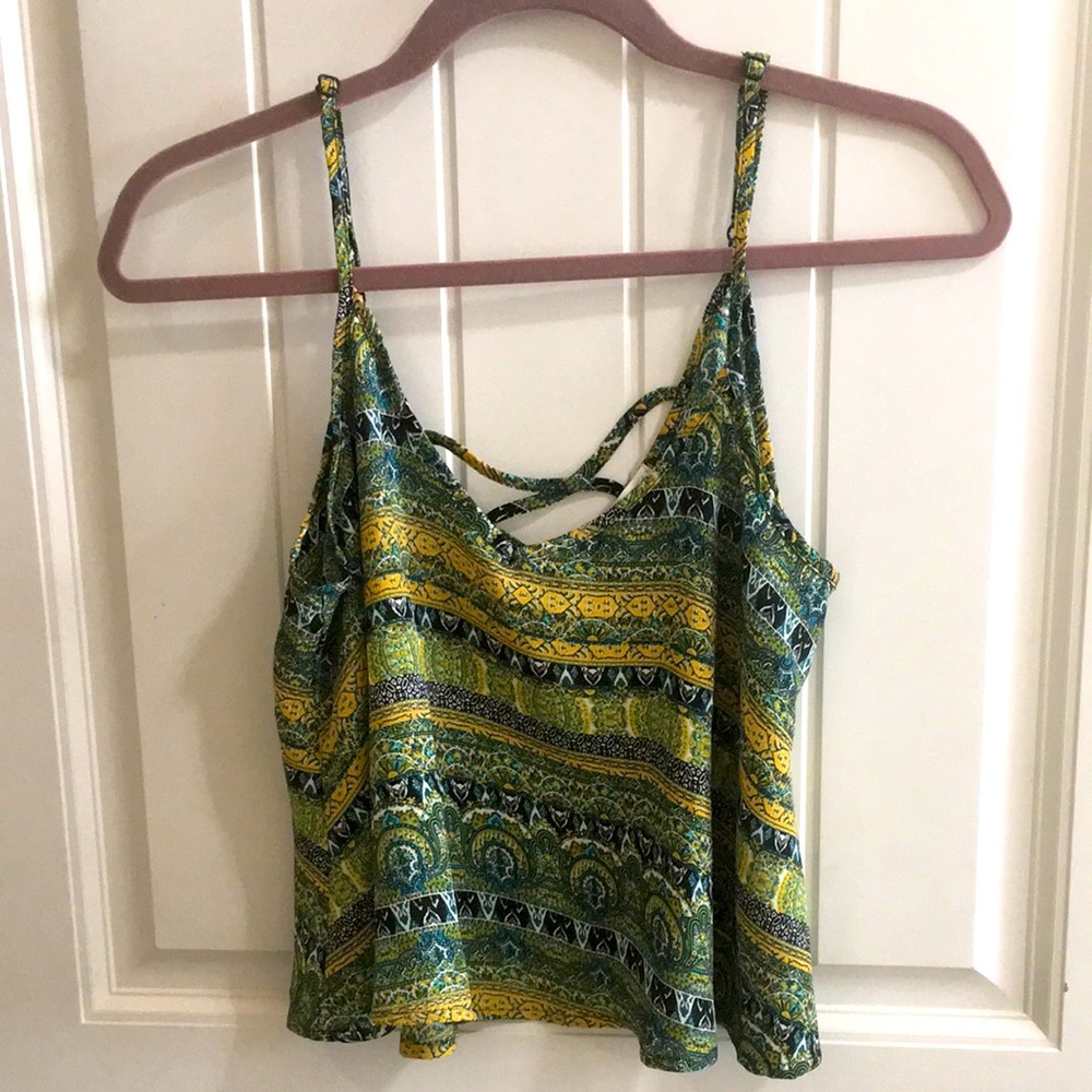 Cropped tank with adjustable straps